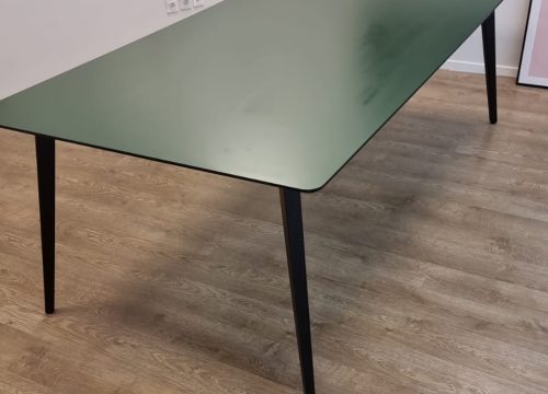 IMG 20230222 WA0023 500x360 - שולחן לחדר ישיבות | פורמייקה עם קנט מדוקק בצבע אפוקסי