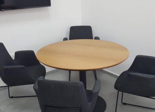 IMG 20230305 WA0059 500x360 - שולחן לחדר ישיבות